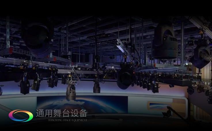 梅州市廣播電視臺(tái)演播廳高清升級(jí)改造設(shè)備項(xiàng)目完工，通用舞臺(tái)舞臺(tái)阻燃幕布給您一個(gè)更絢爛的演播廳呈現(xiàn)